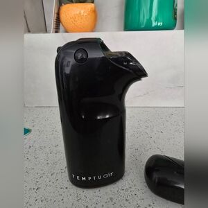 Gently Used TEMPTU Air Airpod Discovery Kit - light to Medium with Bonus Bronzer